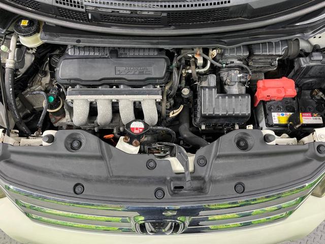 フリードスパイク Ｇ　エアロ　電動スライドドア　ＳＤナビ　禁煙車　スマートキー　ＨＩＤヘッド　ＥＴＣ　オートライト　オートエアコン　純正１５インチアルミ　ＣＤ　ＤＶＤ再生　フルセグ（18枚目）