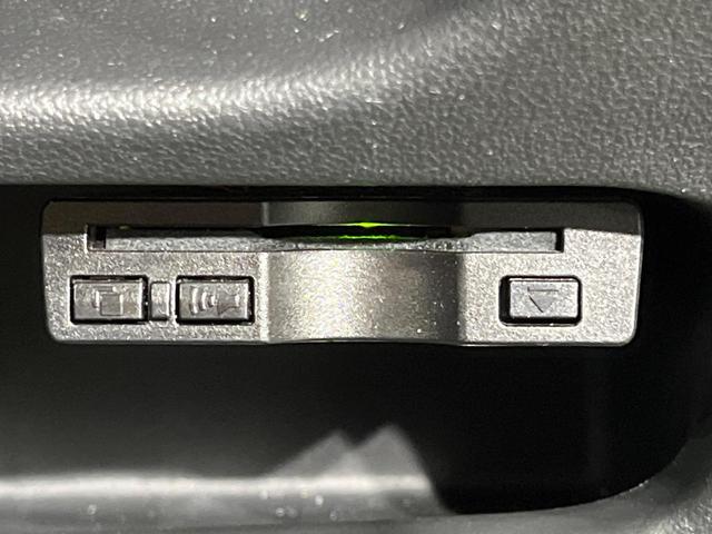 ピクシスジョイ Ｃ　Ｇ　ＳＡＩＩ　ＳＤナビ　バックカメラ　衝突軽減　禁煙車　スマートキー　ＬＥＤヘッド　ＥＴＣ　オートライト　オートエアコン　Ｂｌｕｅｔｏｏｔｈ　ＣＤ／ＤＶＤ再生　ベンチシート　プライバシーガラス　アイドリングストップ（6枚目）