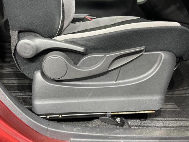 ピクシスジョイ Ｃ　Ｇ　ＳＡＩＩ　ＳＤナビ　バックカメラ　衝突軽減　禁煙車　スマートキー　ＬＥＤヘッド　ＥＴＣ　オートライト　オートエアコン　Ｂｌｕｅｔｏｏｔｈ　ＣＤ／ＤＶＤ再生　ベンチシート　プライバシーガラス　アイドリングストップ（54枚目）