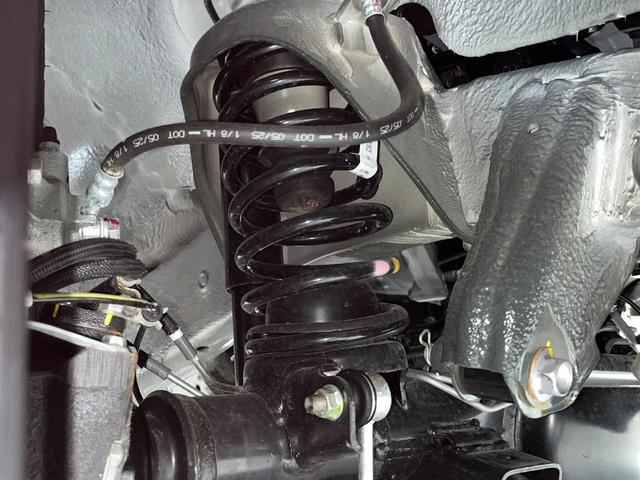 ジムニーノマド ＦＣ　４ＷＤ　バックカメラ　衝突被害軽減装置　レーダークルーズ　禁煙車　コーナーセンサー　スマートキー　ＬＥＤヘッド　ビルトインＥＴＣ　オートライト　オートエアコン　純正１５インチアルミ　ｂｌｕｅｔｏｏｔｈ（20枚目）