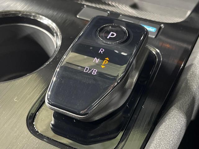 エクストレイル Ｘ　ｅ－４ＯＲＣＥ　４ＷＤ　全周囲カメラ　衝突被害軽減　レーダークルーズ　電動リアゲート　ハーフレザーシート　全席シートヒーター　ドラレコ　コーナーセンサー　ＬＥＤヘッド　ビルトインＥＴＣ　車線逸脱警報（38枚目）