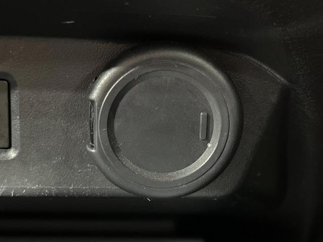 ノート Ｘ　全周囲カメラ　衝突軽減装置　禁煙車　ブラインドスポットモニター　ドラレコ　スマートキー　ＬＥＤヘッド　ＥＴＣ２．０　オートハイビーム　オートライト　　Ｂｌｕｅｔｏｏｔｈ　フルセグ　車線逸脱警報（47枚目）