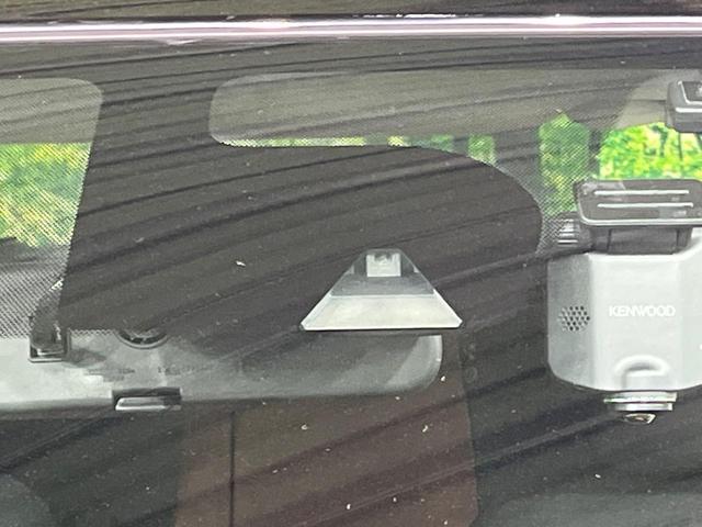 ノート X モード・プレミア 純正SDナビ バックカメラ 衝突被害軽減システム 禁煙車 ドラレコ スマートキー LEDヘッド ETC 車線逸脱警報 オートライト オートエアコン Bluetooth CD DVD再生 フルセグ(5枚目)