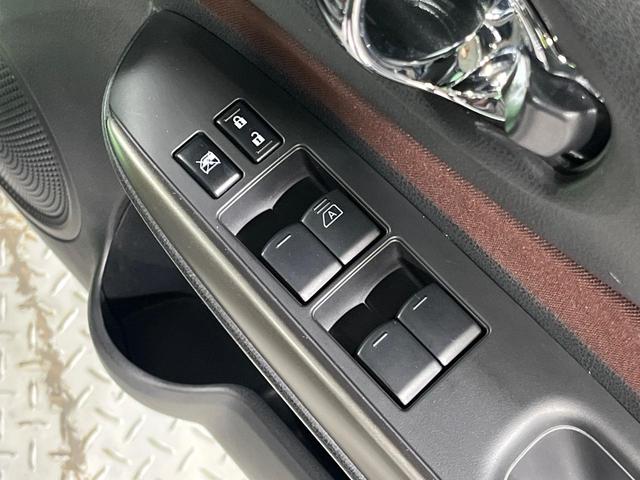 ノート X モード・プレミア 純正SDナビ バックカメラ 衝突被害軽減システム 禁煙車 ドラレコ スマートキー LEDヘッド ETC 車線逸脱警報 オートライト オートエアコン Bluetooth CD DVD再生 フルセグ(30枚目)