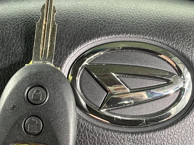 ハイゼットカーゴ クルーズSAIII SDナビ バックカメラ 衝突被害軽減システム 禁煙車 コーナーセンサー LEDヘッド オートハイビーム Bluetooth CD 地デジ ドアバイザー プライバシーガラス(7枚目)