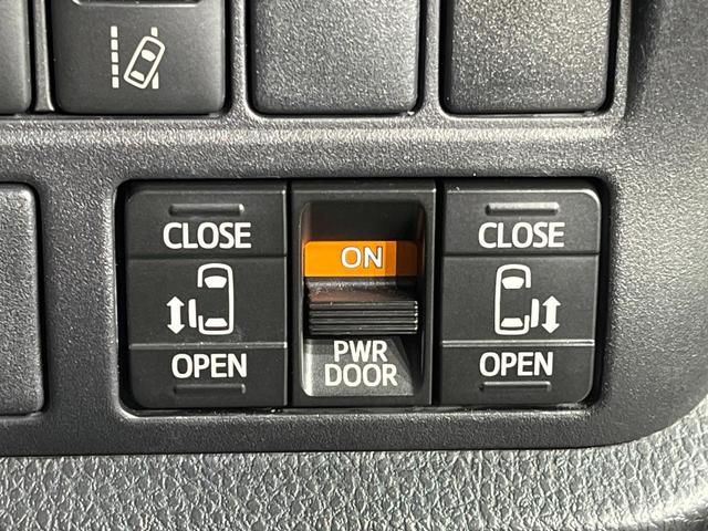 エスクァイア Gi ブラックテーラード 両側電動ドア 純正9型ナビ バックカメラ 衝突軽減装置 禁煙車 ハーフレザーシート ドラレコ スマートキー LEDヘッド ビルトインETC クルコン オートハイビーム 車線逸脱警報 オートライト(3枚目)