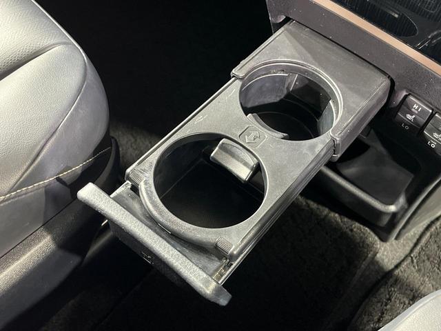 エスクァイア Gi ブラックテーラード 両側電動ドア 純正9型ナビ バックカメラ 衝突軽減装置 禁煙車 ハーフレザーシート ドラレコ スマートキー LEDヘッド ビルトインETC クルコン オートハイビーム 車線逸脱警報 オートライト(43枚目)