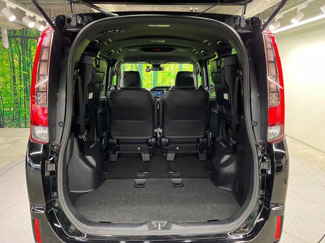 エスクァイア Gi ブラックテーラード 両側電動ドア 純正9型ナビ バックカメラ 衝突軽減装置 禁煙車 ハーフレザーシート ドラレコ スマートキー LEDヘッド ビルトインETC クルコン オートハイビーム 車線逸脱警報 オートライト(55枚目)