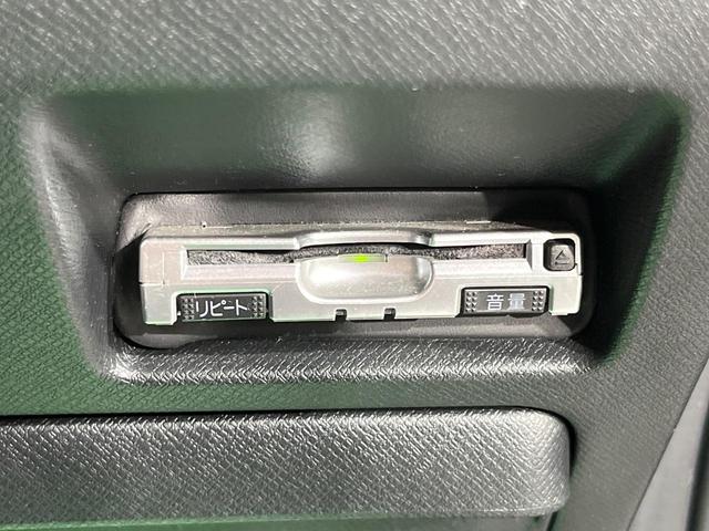 ステップワゴンスパーダ Z 後席モニター 両側電動ドア 純正ナビ バックカメラ 禁煙車 ドラレコ スマートキー HIDヘッド ビルトインETC オートライト オートエアコン 純正16インチアルミ CD DVD再生 フルセグ(7枚目)