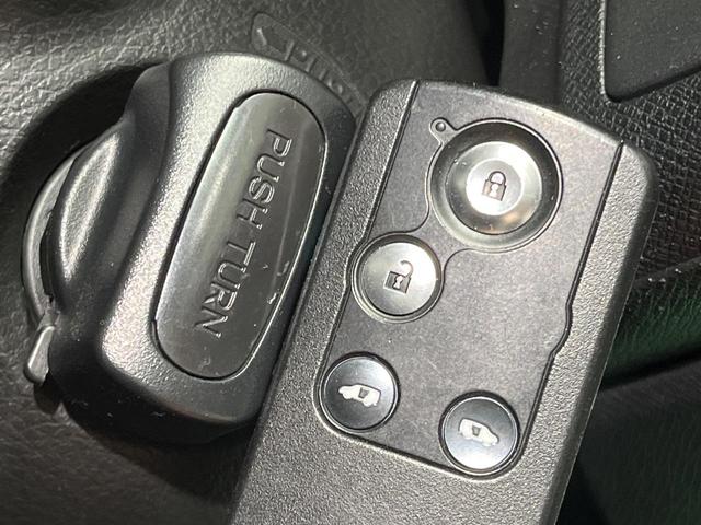 ステップワゴンスパーダ Z 後席モニター 両側電動ドア 純正ナビ バックカメラ 禁煙車 ドラレコ スマートキー HIDヘッド ビルトインETC オートライト オートエアコン 純正16インチアルミ CD DVD再生 フルセグ(25枚目)