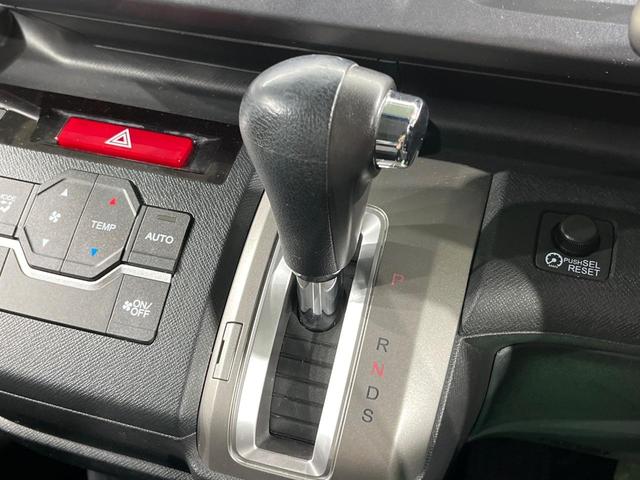 ステップワゴンスパーダ Z 後席モニター 両側電動ドア 純正ナビ バックカメラ 禁煙車 ドラレコ スマートキー HIDヘッド ビルトインETC オートライト オートエアコン 純正16インチアルミ CD DVD再生 フルセグ(33枚目)