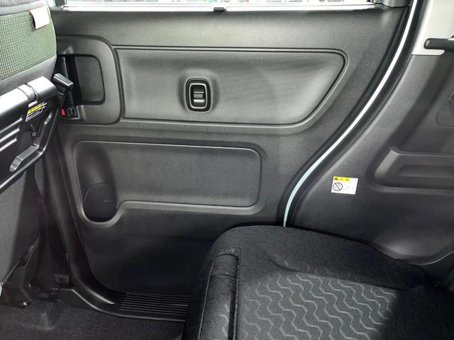 スペーシアギア ハイブリッドXZ ターボ ターボ 両側電動ドア 全周囲カメラ 衝突被害軽減システム レーダークルーズ 禁煙車 コーナーセンサー スマートキー LEDヘッド オートハイビーム 車線逸脱警報 オートライト オートエアコン(65枚目)