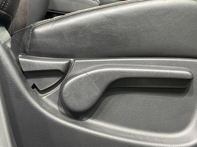 エルグランド 350ハイウェイスターアーバンクロム 両側電動ドア 後席モニター 全周囲カメラ 衝突軽減装置 100V電源 レーダークルーズ 禁煙車 電動リアゲート ハーフレザーシート スマートキー LEDヘッド ビルトインETC オートライト(34枚目)