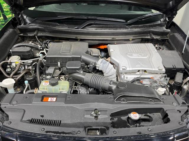 アウトランダーＰＨＥＶ Ｇリミテッドエディション　ＳＤナビ　バックカメラ　禁煙車　衝突軽減装置　４ＷＤ　レーダークルーズコントロール　デュアルエアコン　ＥＴＣ　ＬＥＤヘッドライト　オートライト　純正１８インチＡＷ　前席パワーシート（18枚目）