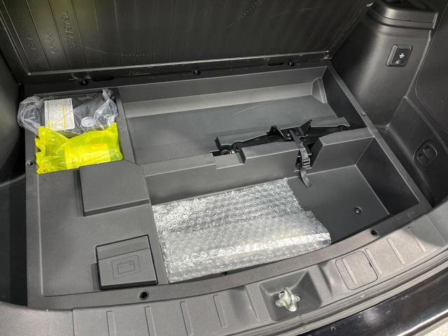 アウトランダーＰＨＥＶ Ｇリミテッドエディション　ＳＤナビ　バックカメラ　禁煙車　衝突軽減装置　４ＷＤ　レーダークルーズコントロール　デュアルエアコン　ＥＴＣ　ＬＥＤヘッドライト　オートライト　純正１８インチＡＷ　前席パワーシート（53枚目）