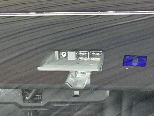 アウトランダーＰＨＥＶ Ｇリミテッドエディション　ＳＤナビ　バックカメラ　禁煙車　衝突軽減装置　４ＷＤ　レーダークルーズコントロール　デュアルエアコン　ＥＴＣ　ＬＥＤヘッドライト　オートライト　純正１８インチＡＷ　前席パワーシート（57枚目）