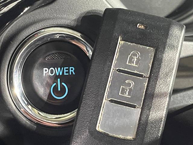 アウトランダーＰＨＥＶ Ｇリミテッドエディション　ＳＤナビ　バックカメラ　禁煙車　衝突軽減装置　４ＷＤ　レーダークルーズコントロール　デュアルエアコン　ＥＴＣ　ＬＥＤヘッドライト　オートライト　純正１８インチＡＷ　前席パワーシート（58枚目）