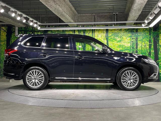 アウトランダーＰＨＥＶ Ｇリミテッドエディション　ＳＤナビ　バックカメラ　禁煙車　衝突軽減装置　４ＷＤ　レーダークルーズコントロール　デュアルエアコン　ＥＴＣ　ＬＥＤヘッドライト　オートライト　純正１８インチＡＷ　前席パワーシート（66枚目）