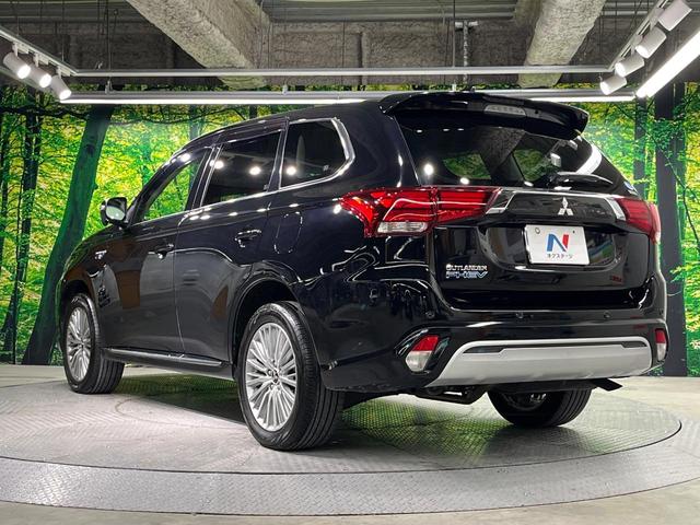 アウトランダーＰＨＥＶ Ｇリミテッドエディション　ＳＤナビ　バックカメラ　禁煙車　衝突軽減装置　４ＷＤ　レーダークルーズコントロール　デュアルエアコン　ＥＴＣ　ＬＥＤヘッドライト　オートライト　純正１８インチＡＷ　前席パワーシート（67枚目）