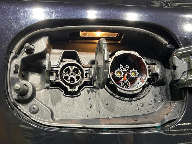 アウトランダーＰＨＥＶ Ｇリミテッドエディション　ＳＤナビ　バックカメラ　禁煙車　衝突軽減装置　４ＷＤ　レーダークルーズコントロール　デュアルエアコン　ＥＴＣ　ＬＥＤヘッドライト　オートライト　純正１８インチＡＷ　前席パワーシート（69枚目）