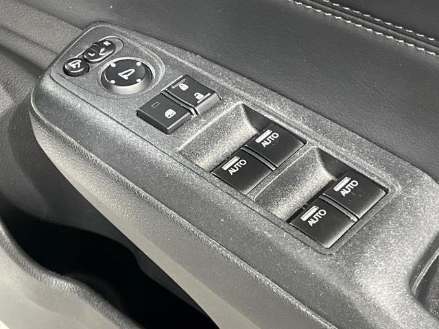 ジェイド ハイブリッドX 純正ナビ バックカメラ 衝突軽減 アダプティブクルーズ 禁煙車 ハーフレザーシート スマートキー LEDヘッド ETC 車線逸脱警報 オートライト オートエアコン ステアリングスイッチ(47枚目)