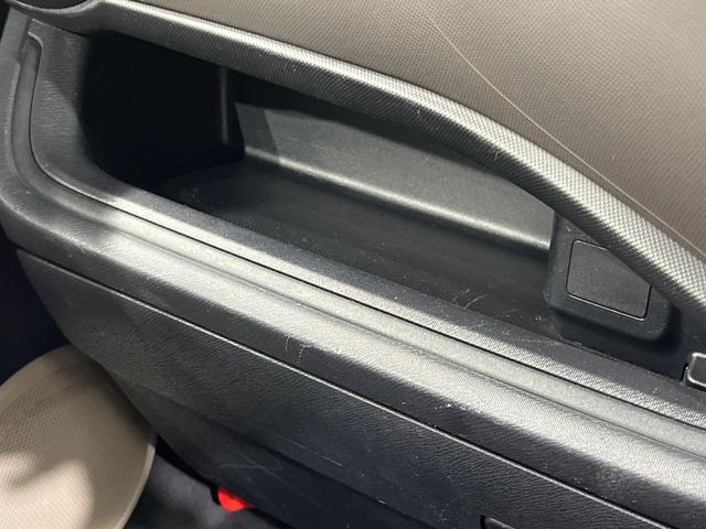 アクア G 純正SDナビ バックカメラ 禁煙車 スマートキー ETC オートエアコン Bluetooth CD DVD再生 フルセグ(41枚目)