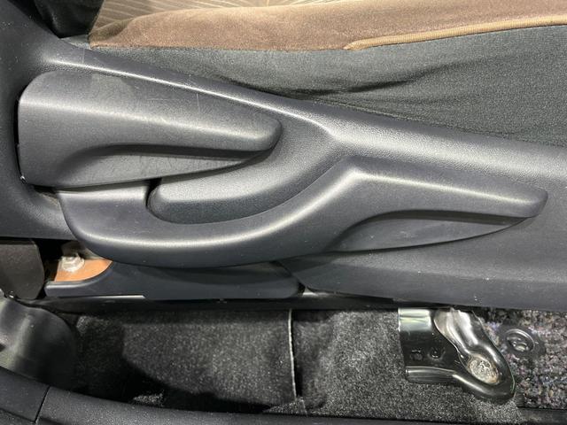 アクア G 純正SDナビ バックカメラ 禁煙車 スマートキー ETC オートエアコン Bluetooth CD DVD再生 フルセグ(44枚目)