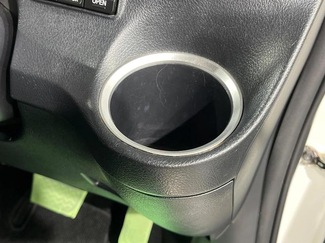 シエンタ ハイブリッドG 両側電動ドア バックカメラ 衝突軽減装置 禁煙車 スマートキー LEDヘッド ビルトインETC オートハイビーム オートライト オートエアコン 純正16インチアルミ フルセグ 電動格納ミラー(31枚目)