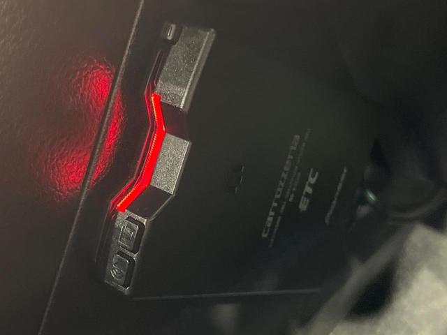 インプレッサスポーツ １．６ｉ－Ｌ　４ＷＤ　スマートキー　ＨＩＤヘッド　ＥＴＣ　オートエアコン　純正１５インチアルミ　Ｂｌｕｅｔｏｏｔｈ　ＣＤ　ＤＶＤ再生　フルセグ（5枚目）