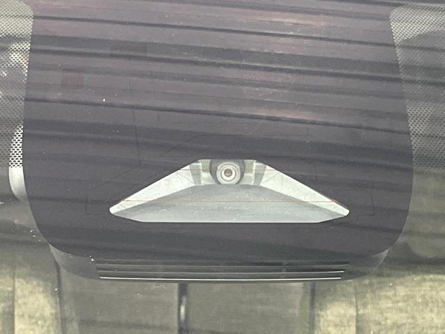 シエンタ ハイブリッドZ 両側電動ドア 10.5型純正ナビ バックカメラ 衝突被害軽減システム レーダークルーズ 禁煙車 コーナーセンサー スマートキー LEDヘッド ETC2.0 オートハイビーム 車線逸脱警報 オートライト(4枚目)