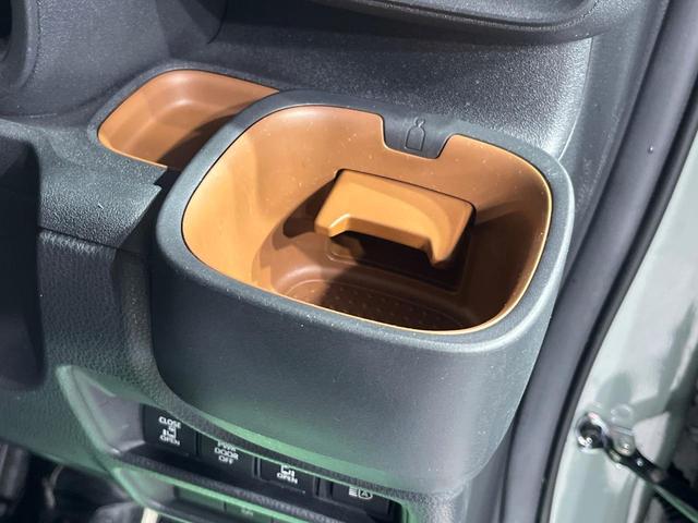 シエンタ ハイブリッドZ 両側電動ドア 10.5型純正ナビ バックカメラ 衝突被害軽減システム レーダークルーズ 禁煙車 コーナーセンサー スマートキー LEDヘッド ETC2.0 オートハイビーム 車線逸脱警報 オートライト(30枚目)