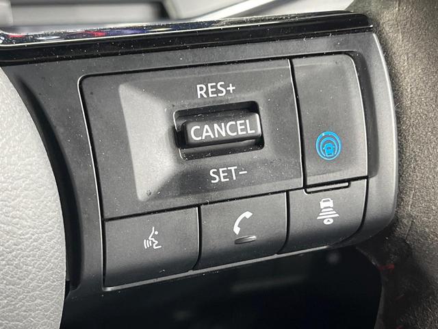 オーラ ニスモ 全周囲カメラ 衝突被害軽減システム レーダークルーズ 禁煙車 ハーフレザーシート コーナーセンサー スマートキー LEDヘッド ETC2.0 オートハイビーム 車線逸脱警報 オートライト(6枚目)