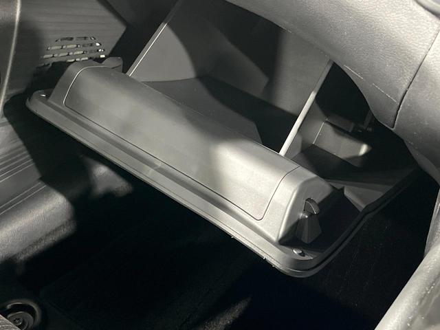 オーラ ニスモ 全周囲カメラ 衝突被害軽減システム レーダークルーズ 禁煙車 ハーフレザーシート コーナーセンサー スマートキー LEDヘッド ETC2.0 オートハイビーム 車線逸脱警報 オートライト(47枚目)