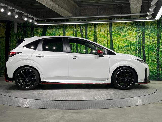 オーラ ニスモ 全周囲カメラ 衝突被害軽減システム レーダークルーズ 禁煙車 ハーフレザーシート コーナーセンサー スマートキー LEDヘッド ETC2.0 オートハイビーム 車線逸脱警報 オートライト(67枚目)