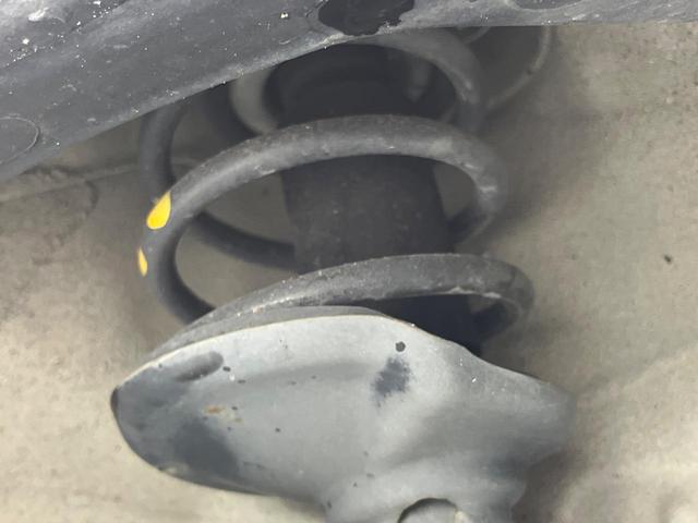 お車を安心してお乗りいただく為には、足回りの定期点検が欠かせません。サービスサポート（有償保証）では無料点検もご提供しており、安心のカーライフをお過ごしいただけるサポート体制が整っています。