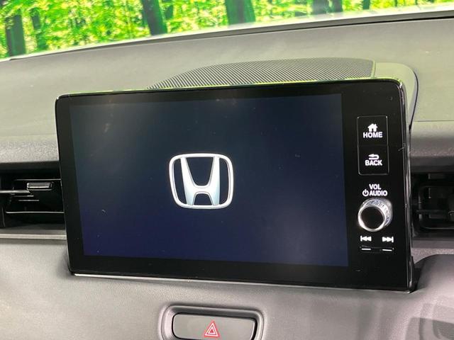 【メーカー純正ナビ】インテリアに溶け込むスタイリッシュな「専用設計」メーカー９インチナビを装備♪視認性や操作性など基本性能にも優れ、より上質なカーライフをお楽しみいただけます。