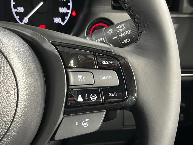 【アダプティブクルーズコントロール】高速道路での長距離走行が楽に！！自動で速度を保つクルーズコントロールが、衝突軽減システムと連携し、前方の車両を感知して車間を保つように速度調節してくれます！！