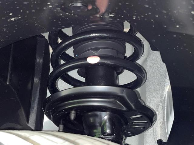 お車を安心してお乗りいただく為には、足回りの定期点検が欠かせません。サービスサポート（有償保証）では無料点検もご提供しており、安心のカーライフをお過ごしいただけるサポート体制が整っています。