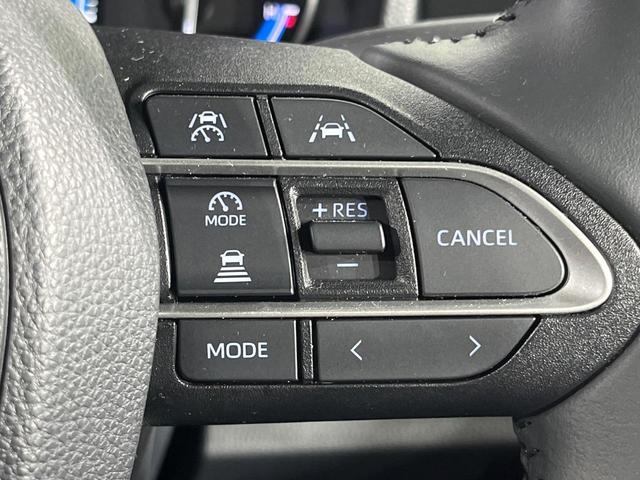 ヴォクシー ハイブリッドＳ－Ｚ　純正１０型ナビ　両側電動ドア　バックカメラ　衝突軽減　レーダークルーズ　禁煙車　ハーフレザーシート　コーナーセンサー　スマートキー　ＬＥＤヘッド　ＥＴＣ　シートヒーター　車線逸脱警報（6枚目）