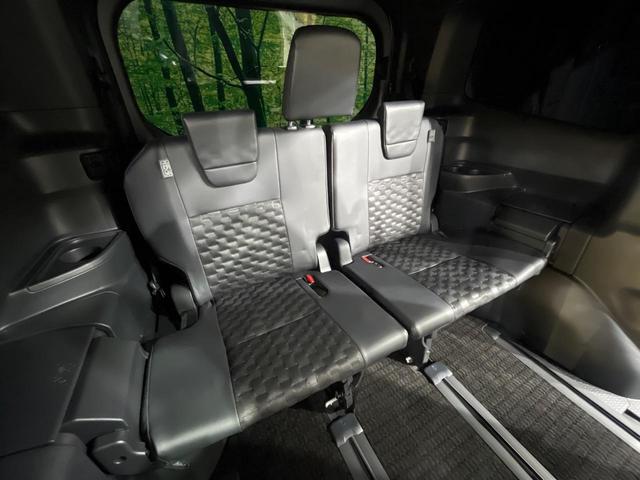 ヴォクシー ハイブリッドＳ－Ｚ　純正１０型ナビ　両側電動ドア　バックカメラ　衝突軽減　レーダークルーズ　禁煙車　ハーフレザーシート　コーナーセンサー　スマートキー　ＬＥＤヘッド　ＥＴＣ　シートヒーター　車線逸脱警報（10枚目）