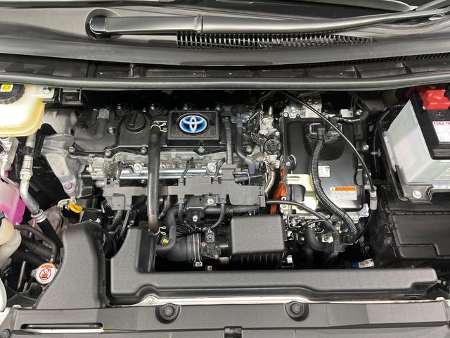 ヴォクシー ハイブリッドＳ－Ｚ　純正１０型ナビ　両側電動ドア　バックカメラ　衝突軽減　レーダークルーズ　禁煙車　ハーフレザーシート　コーナーセンサー　スマートキー　ＬＥＤヘッド　ＥＴＣ　シートヒーター　車線逸脱警報（19枚目）