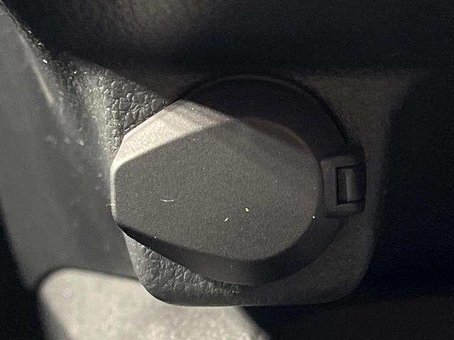 ヴォクシー ハイブリッドＳ－Ｚ　純正１０型ナビ　両側電動ドア　バックカメラ　衝突軽減　レーダークルーズ　禁煙車　ハーフレザーシート　コーナーセンサー　スマートキー　ＬＥＤヘッド　ＥＴＣ　シートヒーター　車線逸脱警報（44枚目）