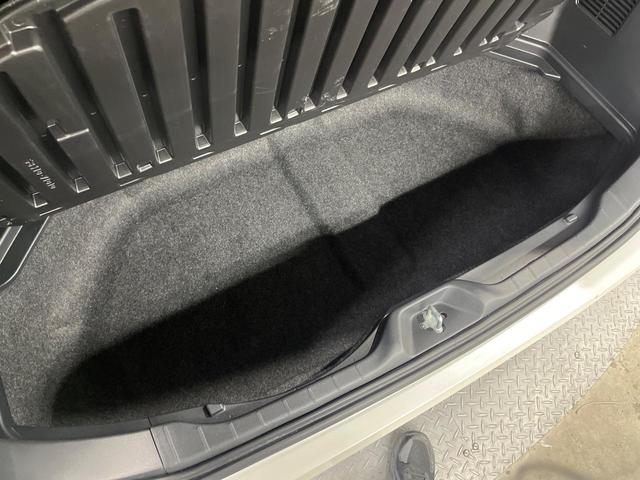 ヴォクシー ハイブリッドＳ－Ｚ　純正１０型ナビ　両側電動ドア　バックカメラ　衝突軽減　レーダークルーズ　禁煙車　ハーフレザーシート　コーナーセンサー　スマートキー　ＬＥＤヘッド　ＥＴＣ　シートヒーター　車線逸脱警報（57枚目）