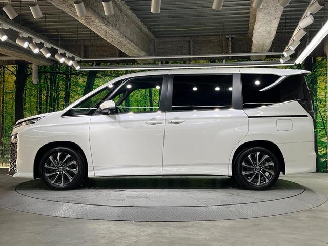 ヴォクシー ハイブリッドＳ－Ｚ　純正１０型ナビ　両側電動ドア　バックカメラ　衝突軽減　レーダークルーズ　禁煙車　ハーフレザーシート　コーナーセンサー　スマートキー　ＬＥＤヘッド　ＥＴＣ　シートヒーター　車線逸脱警報（70枚目）