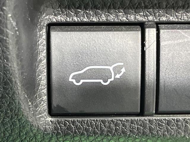 ＲＡＶ４ Ｇ　Ｚパッケージ　９インチナビ　バックカメラ　衝突軽減　レーダークルーズ　禁煙車　パワーバックドア　合皮シート　パワーシート　コーナーセンサー　スマートキー　ＬＥＤヘッド　ビルトインＥＴＣ　純正１９インチアルミ（7枚目）