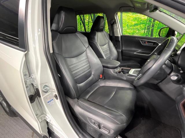 ＲＡＶ４ Ｇ　Ｚパッケージ　９インチナビ　バックカメラ　衝突軽減　レーダークルーズ　禁煙車　パワーバックドア　合皮シート　パワーシート　コーナーセンサー　スマートキー　ＬＥＤヘッド　ビルトインＥＴＣ　純正１９インチアルミ（8枚目）