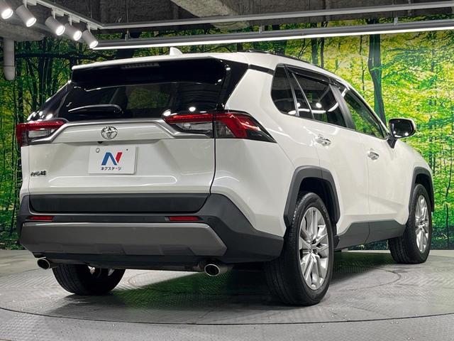 ＲＡＶ４ Ｇ　Ｚパッケージ　９インチナビ　バックカメラ　衝突軽減　レーダークルーズ　禁煙車　パワーバックドア　合皮シート　パワーシート　コーナーセンサー　スマートキー　ＬＥＤヘッド　ビルトインＥＴＣ　純正１９インチアルミ（17枚目）