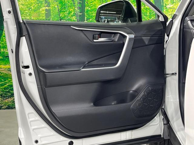ＲＡＶ４ Ｇ　Ｚパッケージ　９インチナビ　バックカメラ　衝突軽減　レーダークルーズ　禁煙車　パワーバックドア　合皮シート　パワーシート　コーナーセンサー　スマートキー　ＬＥＤヘッド　ビルトインＥＴＣ　純正１９インチアルミ（27枚目）