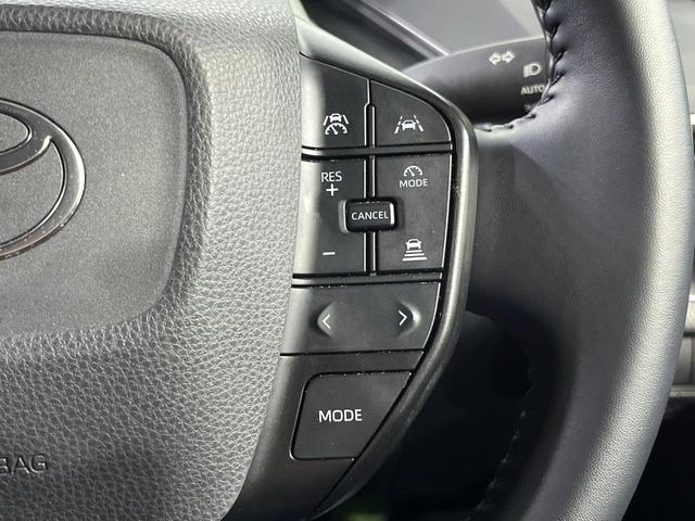 プリウス Ｘ　禁煙車　純正８インチディスプレイオーディオ　バックカメラ　衝突軽減　車線逸脱　レーダークルーズコントロール　ＢＳＭ　ＬＥＤヘッド　フルセグ　Ａｐｐｌｅｃａｒｐｌａｙ　ＥＴＣ２．０　ドラレコ（5枚目）