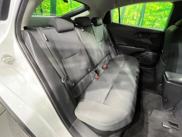 プリウス Ｘ　禁煙車　純正８インチディスプレイオーディオ　バックカメラ　衝突軽減　車線逸脱　レーダークルーズコントロール　ＢＳＭ　ＬＥＤヘッド　フルセグ　Ａｐｐｌｅｃａｒｐｌａｙ　ＥＴＣ２．０　ドラレコ（9枚目）